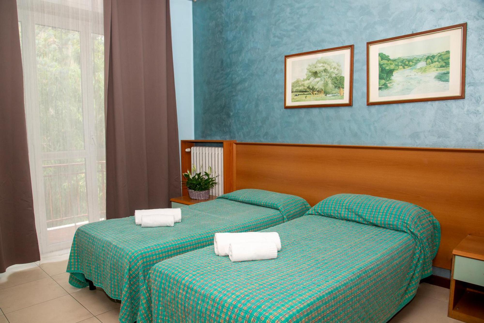 Hotel Victoria Varedo Exteriör bild